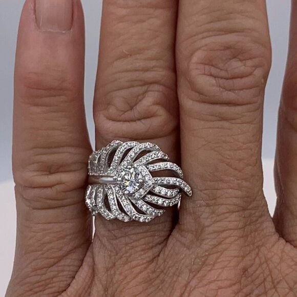 Earring vintage clip on, EUC, white gold colour, crystals, organic design - Picture 8 of 16